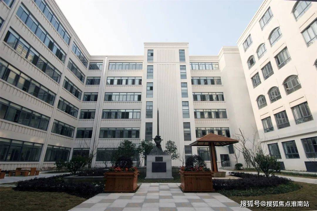 处地理位置-_户型图_价格_容积率_楼盘简介_小区环境_户型配套k8凯发全站2025上海长滩(售楼处电话)首页网站-上海长滩售楼(图16)